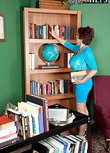 The librarian has a gaper! Big Tits Models