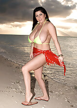 On Location Grand Bahama Natalie Fiore Big Tits Models