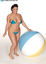Doing A Bikini Justice Big Tits Models