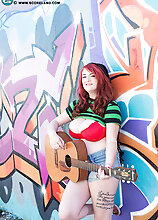 Guitar Heroine In Miami